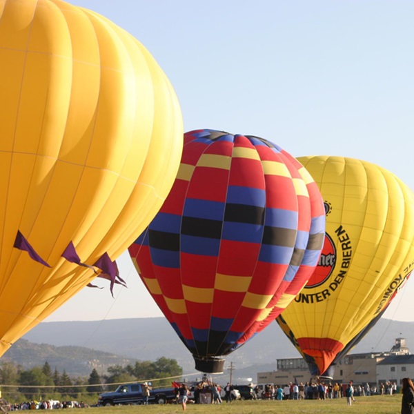 Unlike the world-famous Albuquerque International Balloon Fiesta, the Raton rally boasts a more intimate experience, making it ideal for families and those seeking a more relaxed atmosphere.