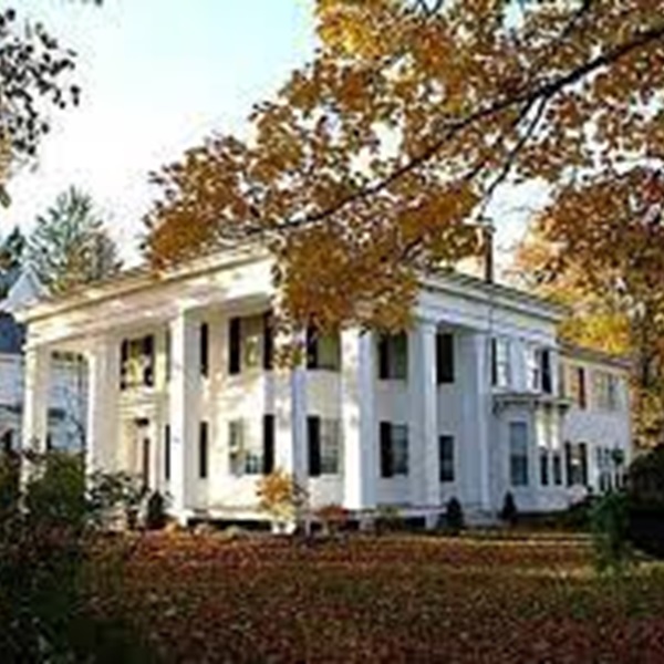 Explore the village's charming historic district, which features well-preserved 19th-century architecture, including Victorian homes, Greek Revival buildings, and quaint shops.