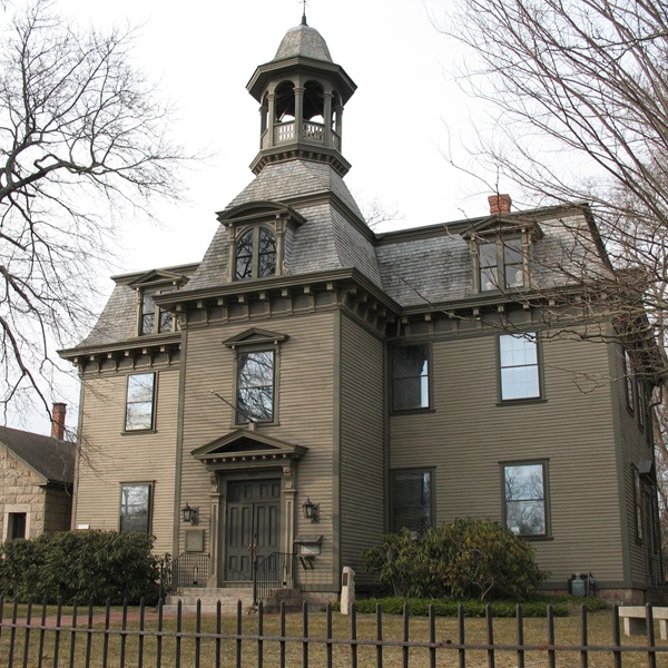 Visitors can explore the iconic Washington County Courthouse in Kingston and the role the courthouse played during the American Revolution.
