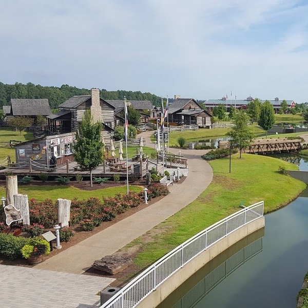 Union City has ties to the Civil War, and history enthusiasts can visit sites such as the Union City Cemetery, where Confederate soldiers are buried, and the site of the Battle of Reelfoot Lake, where a skirmish took place in 1864.