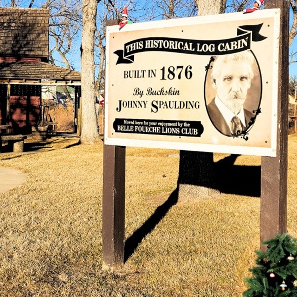 The area exhibits points of interests featuring local Native American history, pioneer life, and the area's natural resources.