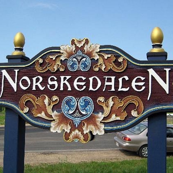 Established in 1978, Norskedalen preserves the rich cultural heritage of the early Norwegian settlers who arrived in the mid-19th century. 