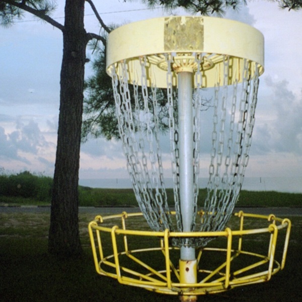 The course consists of 18 holes, with baskets strategically placed to provide a variety of shot opportunities and obstacles. 