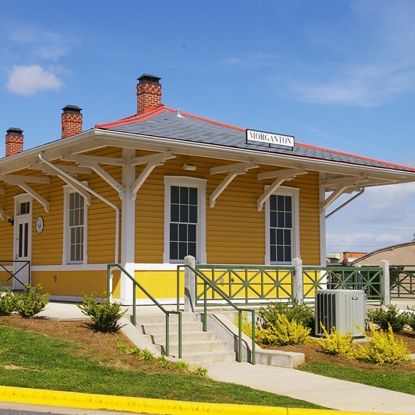 Visitors can stroll along tree-lined streets and admire historic architecture, including the Burke County Courthouse, the Old Burke County Jail, and the Morganton Trail Depot. 