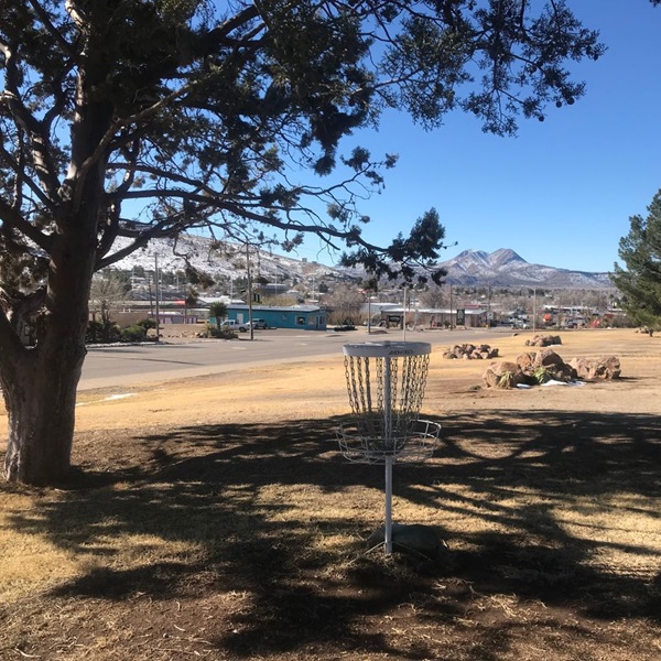 Disc golfers can enjoy the natural beauty of the charming town of Alpine while testing their skills on the course. 
