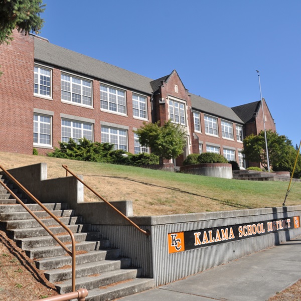 One of the most iconic locations featured in "Twilight" is Kalama High School, which served as the filming location for scenes set at Forks High School. 
