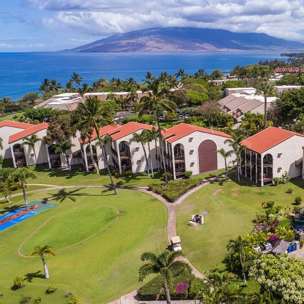 Kihei is known as the "Sunshine Capital" of Maui, boasting consistently sunny weather and warm temperatures, with more than 300 days of sunshine annually. 
