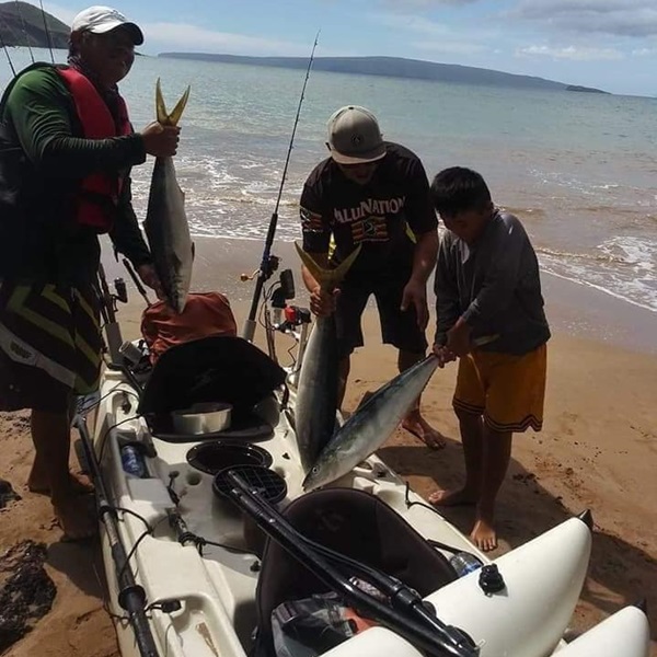 Anglers can expect to catch a variety of reef fish, including snapper, grouper, surgeonfish, and goatfish, as well as occasional pelagic species such as tuna and mahi-mahi. 