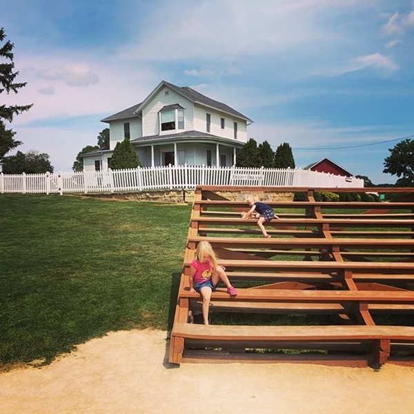 The Field of Dreams has become a popular tourist destination, drawing thousands of visitors each year from across the United States and around the world. 