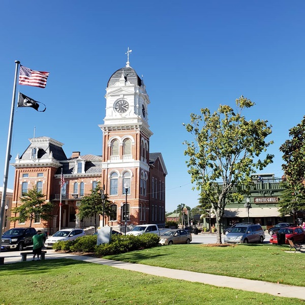 Mystic Falls Vampire Diaries Tours  - Webpage Image