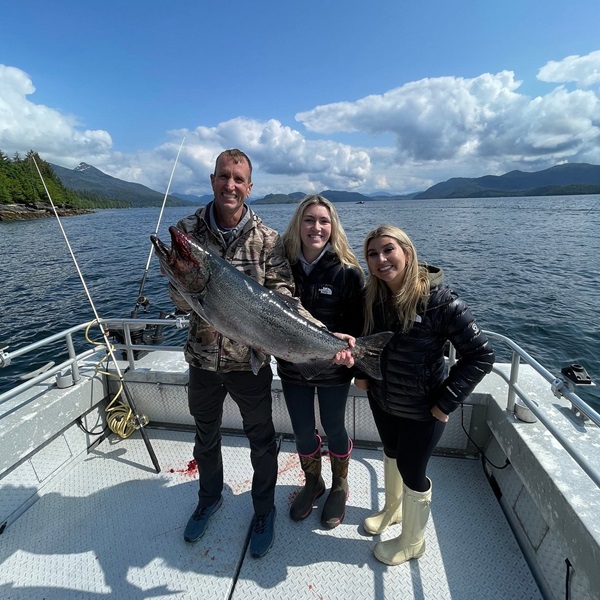 From spring through fall, visitors can target salmon, halibut, and rockfish, while winter months offer the chance to catch winter kings (chinook salmon) and other cold-water species. 
