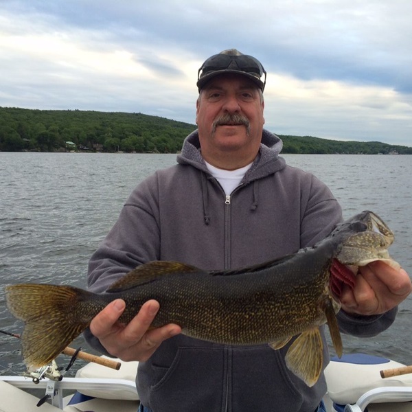Greenwood Lake offers anglers a unique opportunity to catch a variety of fish species while enjoying the scenic beauty of this picturesque lake. 