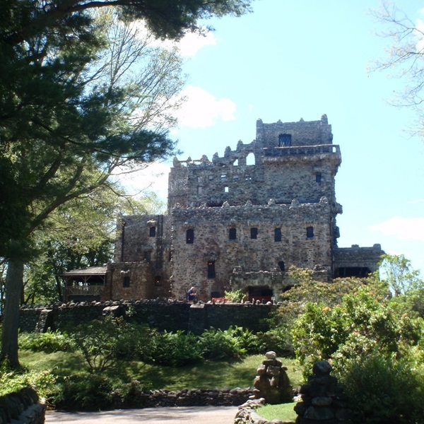Gillette Castle State Park is centered around a medieval-style castle built by actor William Gillette, famous for his portrayal of Sherlock Holmes. 