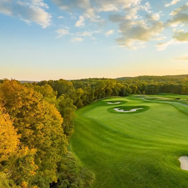 Designed by Roger Rulewich, a protégé of Robert Trent Jones Sr, the course flows through some of Connecticut's most varied landscapes. 