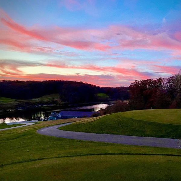 The Amana Colonies Golf Club offers an engaging golfing experience set against the picturesque backdrop of Iowa’s natural landscape. 