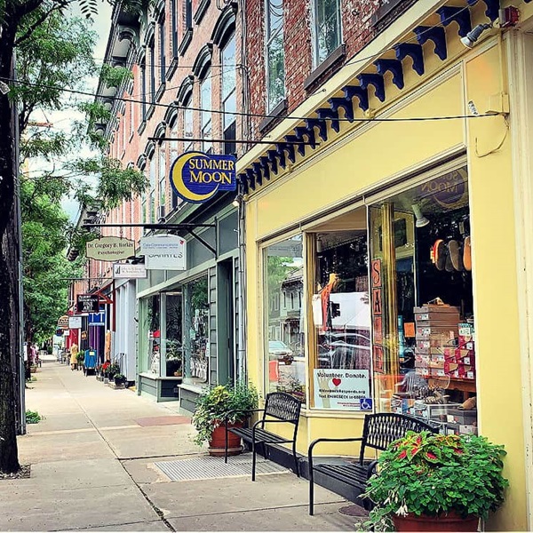 Rhinebeck is the only intersection in America where the buildings on all four corners were built pre-Revolutionary War. 