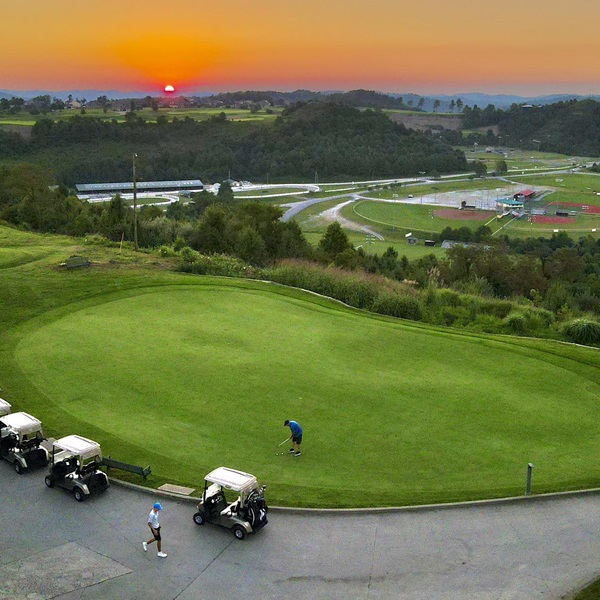 StoneCrest is set on 700 acres of mountain top land, providing spectacular views and a unique golfing environment. 