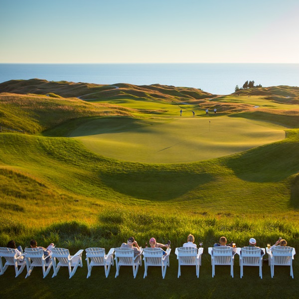 Designed by Warren Henderson and Rick Smith, it spans 7,300 yards from the championship tees with a course and slope rating of 75.4/147. 