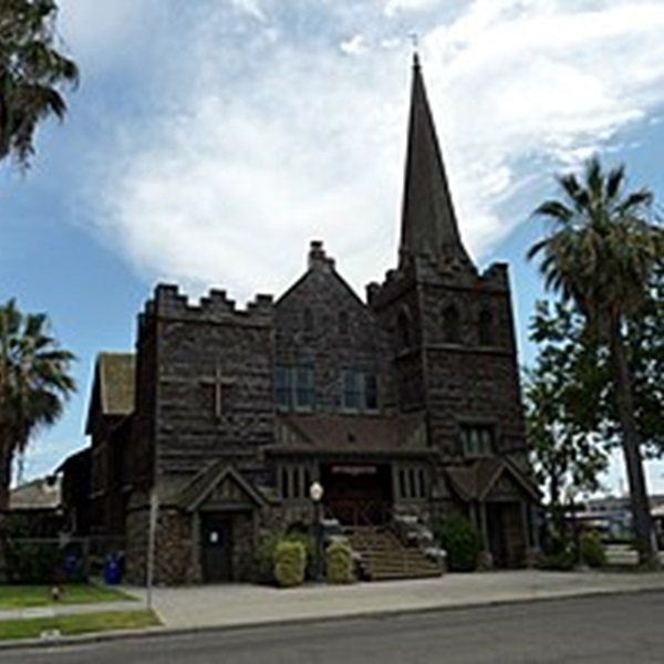 Porterville's downtown area features a variety of shops, restaurants, and historic buildings for visitor interest. 