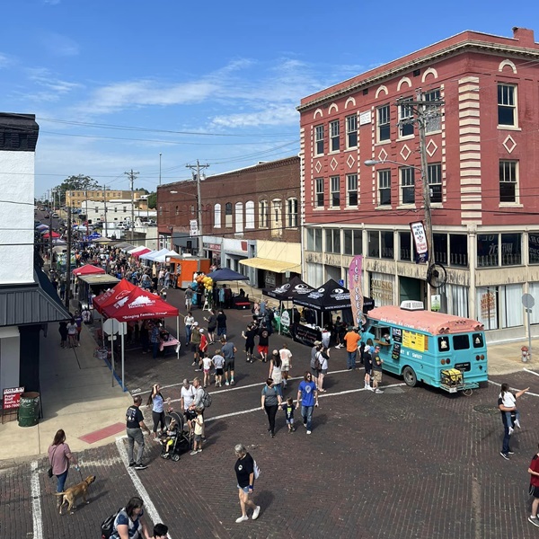 Poplar Bluff has a charming historic downtown area with unique shops, local restaurants, and historic buildings. 