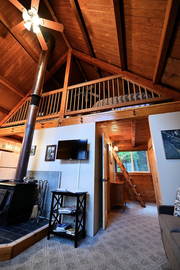 Alyeska Hideaway Log Cabin Rentals    - Display Image