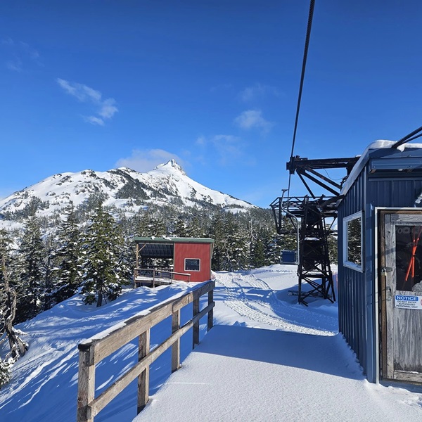The ski area has a single chairlift, built in 1939 and moved to Cordova in 1974, that is the oldest operating single chairlift in North America and one of only two still in use. 