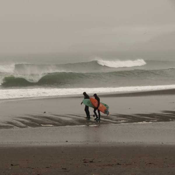 Sandy Beach can offer surfable waves, particularly during the fall and winter months when North Pacific storms generate swells. 