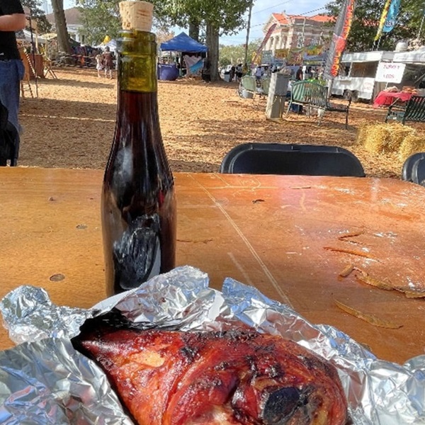 Food and drink play a central role in the Faire experience, with vendors serving a delicious array of Renaissance-themed fare, including traditional beverages such as ale and mulled wine. 