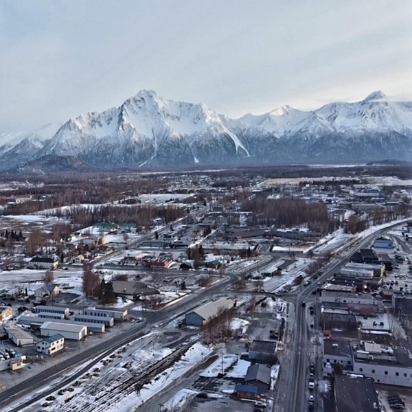 Visitors can explore the massive Matanuska Glacier with guided glacier hikes, ice climbing tours, or from scenic overlooks. 