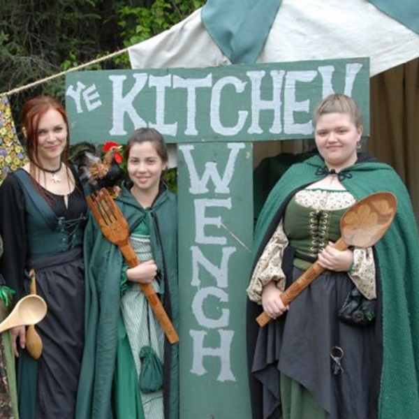 The Three Barons Renaissance Fair recreates a lively 16th-century European village, complete with period costumes, authentic music, and interactive performances. 
