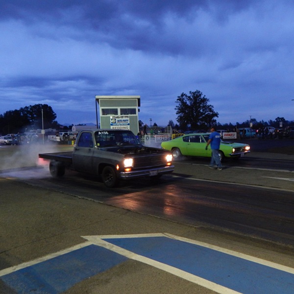 Experience the adrenaline rush of watching or participating in drag races on the park’s dedicated dragstrip, known for its fast-paced action and competitive atmosphere. 