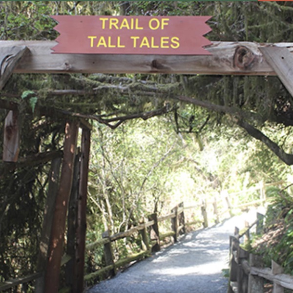 The Trail of Tall Tales features a series of interpretive trails with chainsaw carvings and dioramas depicting the legendary stories of Paul Bunyan and his adventures. 