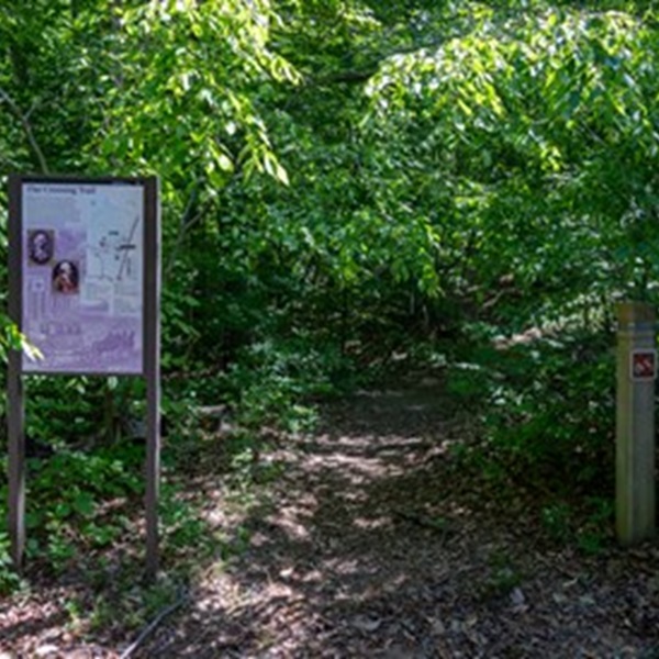 Sterling Hill constitutes the location of Camp 49, the last encampment of French forces before they reached Boston. There is a memorial to seven French soldiers who died on the route. 