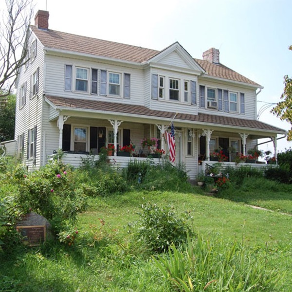 The Sterling Hill Historic District, along the Washington-Rochambeau Revolutionary Route, includes the historic Dorrance Inn, located at 748 Plainfield Pike. 