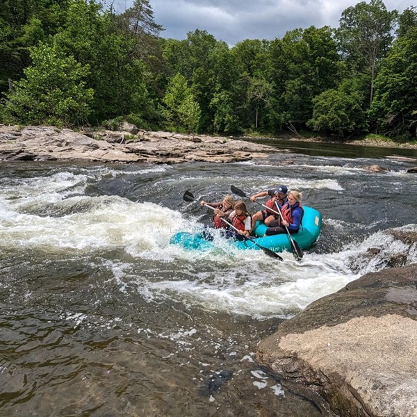 The Housatonic River features a range of rapids suitable for rafters of all skill levels, from gentle Class I to exhilarating Class III rapids. 