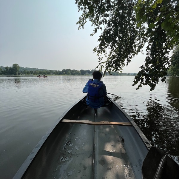 Housatonic River rafting near Kent offers outdoor enthusiasts an exciting adventure amidst scenic landscapes and thrilling rapids. 