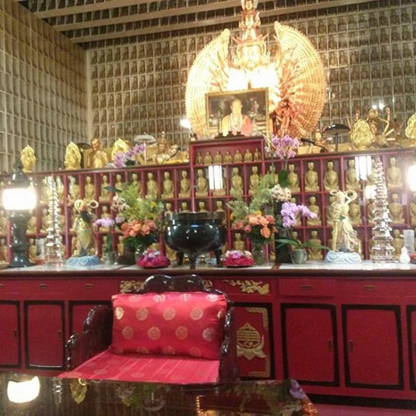 The City welcomes visitors of all backgrounds who can participate in daily meditation and chanting services, an opportunity to experience Buddhist spiritual practices. 