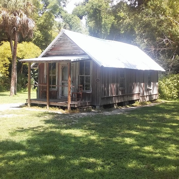 The Koreshan Unity established a communal settlement in Estero in 1894, where members lived, worked, and practiced their beliefs. 