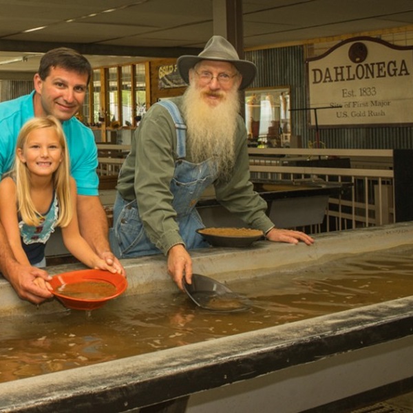 The mine offers a gold panning experience where guests can learn traditional techniques and possibly find their own gold flakes or nuggets. 