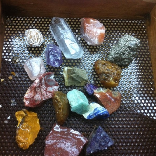 Visitors can also sift through buckets of sand to discover gemstones like rubies, sapphires, and emeralds, which are provided by the mine. 