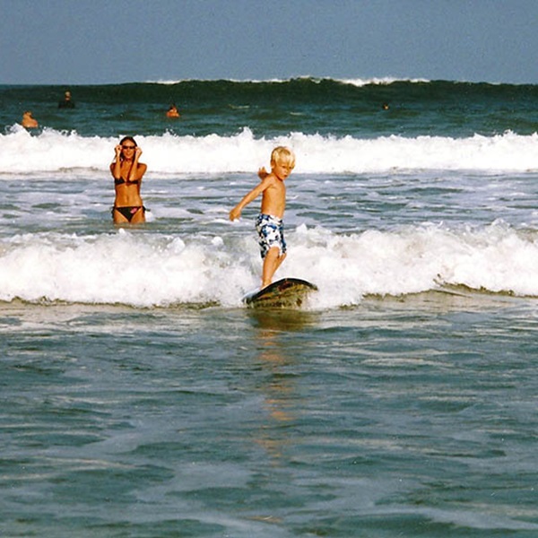  Fernandina Beach offers consistent surf, with waves generally ranging from 2 to 6 feet, making it a suitable spot for surfers of all skill levels. 