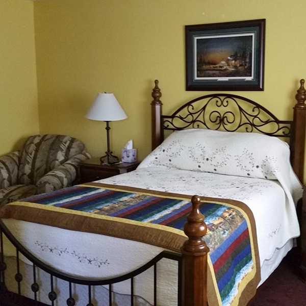 The lodge offers a variety of private suites, each uniquely decorated with comfortable beds, luxury linens, and private bathrooms. 
