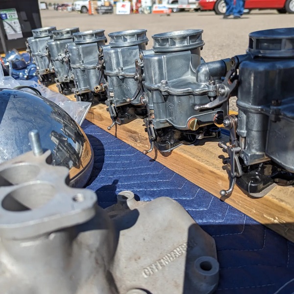 Throughout the racing season, the raceway offers special promotions, discounts, and themed events, adding variety and excitement to the race schedule. 