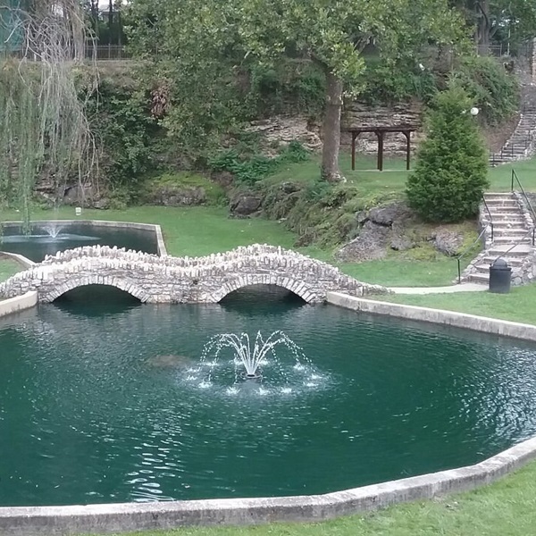 Huntington's Sunken Gardens is a hidden gem featuring beautifully landscaped gardens, winding pathways, and tranquil ponds. 