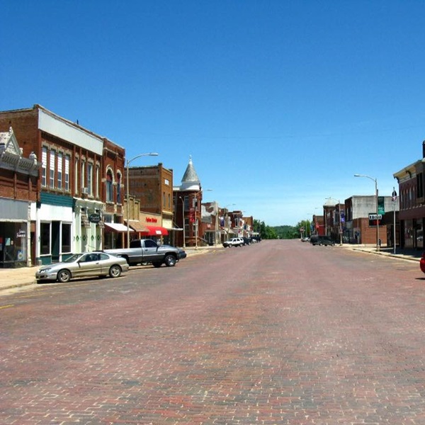 Visitors to Seneca can admire the town's well-preserved Main Street architecture, which features a mix of historic buildings, storefronts, and landmarks. 