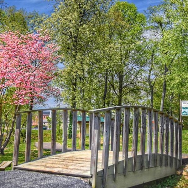 The town is a popular weekend getaway for visitors, offering a mix of history, culture, and outdoor activities. 