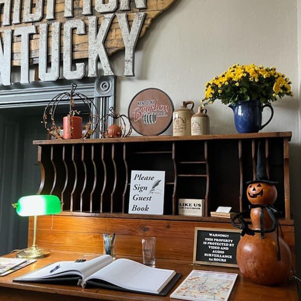 Visitors can learn about the evolution of bourbon production techniques and the role of Kentucky in shaping the world of whiskey. 
