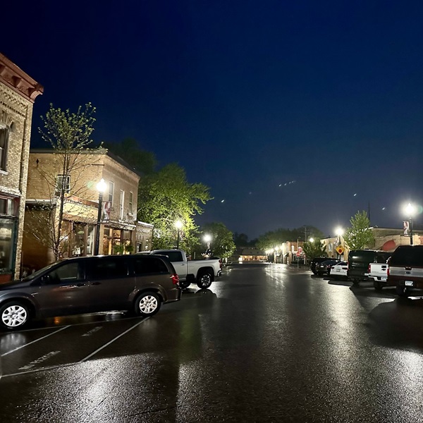 Jordan's downtown area is rich in history and features well-preserved 19th-century buildings, including the historic Jordan Brewery, which dates back to 1866. 