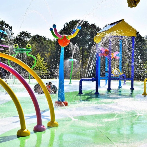Festus’ parks have ample green space and amenities, such as a splash pad, that make them great spots for fun and relaxation. 