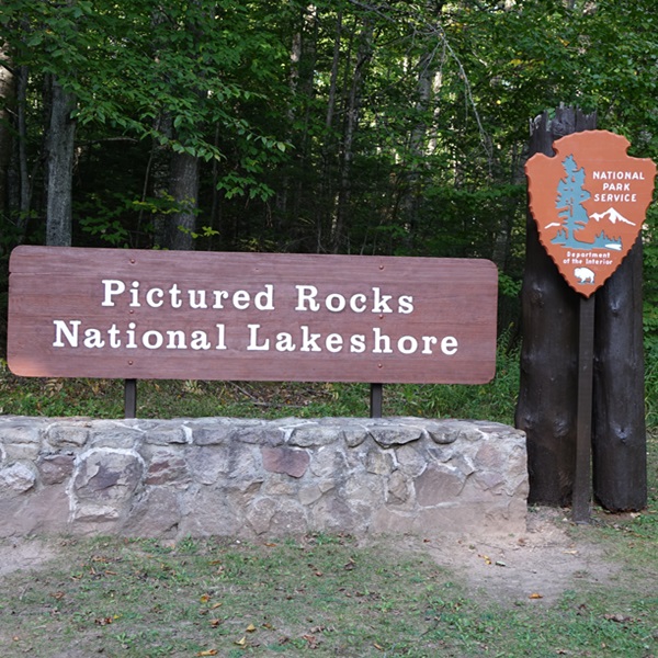 Suggested destination image for Pictured Rocks  